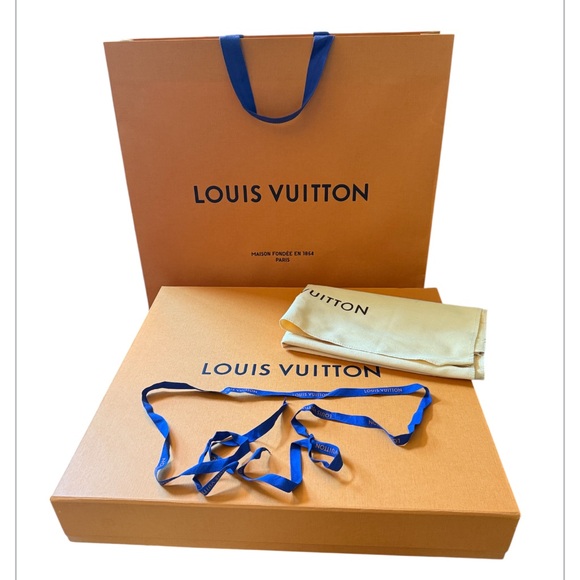 Louis Vuitton Gift Box Set with Box, Shopping Bag, Dust Bag & Ribbon – Authentic - Picture 1 of 11